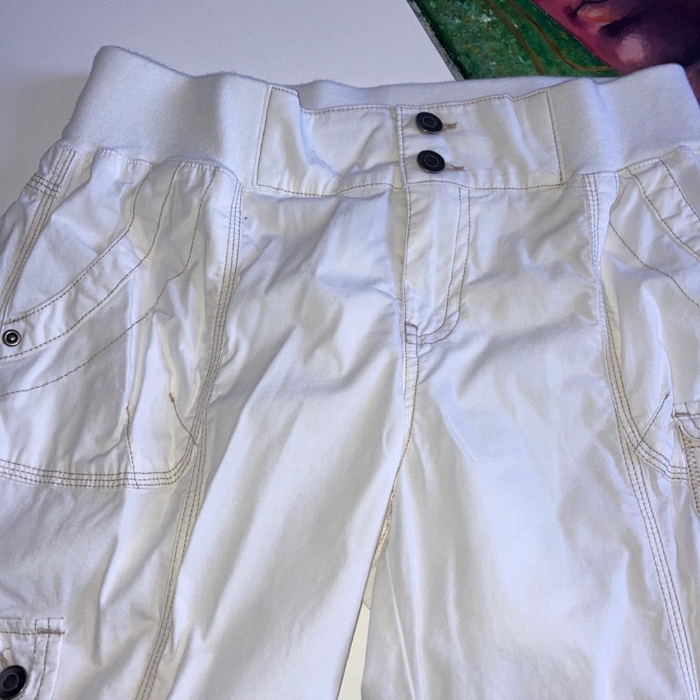 Adjustable capris. - Picture 3 of 10